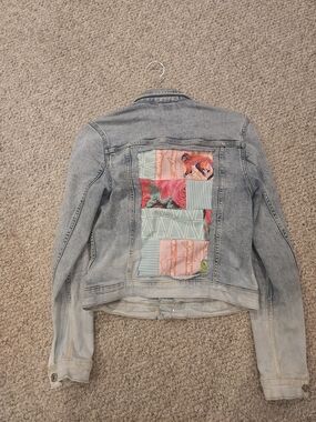 Upcycled Women’s Light Wash Blue Denim Jacket with Patchwork Back